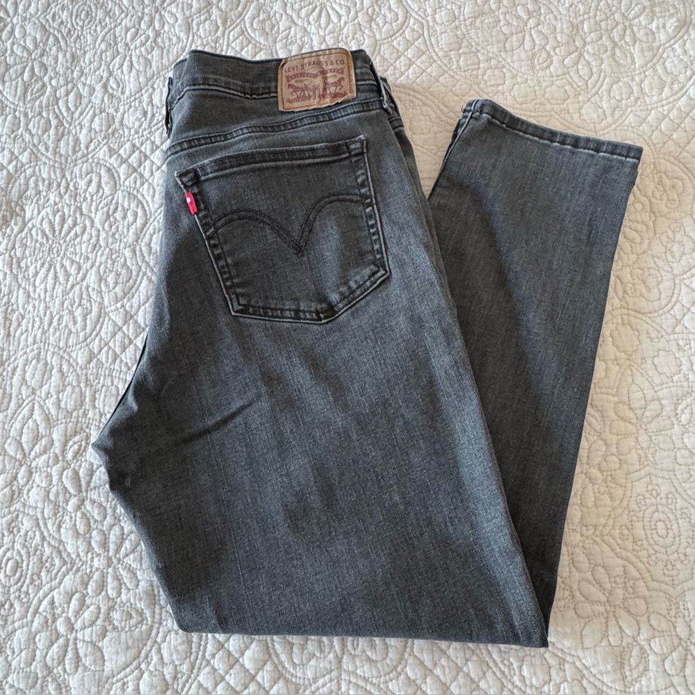 Levi's Women Capri Gray boyfriend Jeans